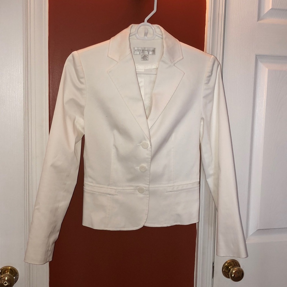 Cute, worn only twice, white jacket!